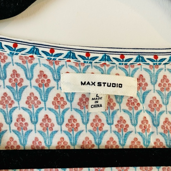 Max Studio-size large (L) short sleeve floral blouse with front knot - Picture 4 of 6